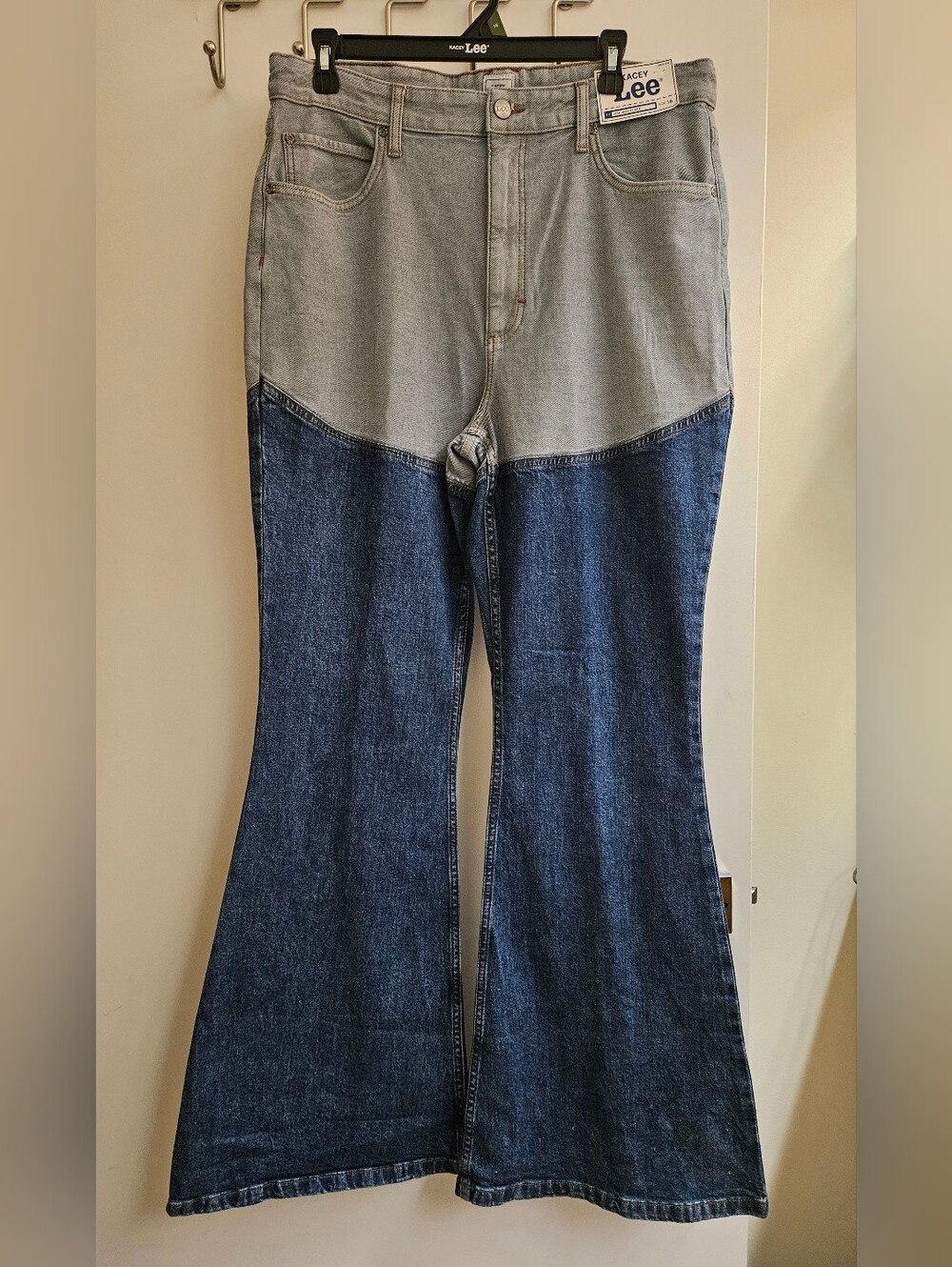 NWT Lee x Kacey Musgraves Women's Two-Tone High Rise Flare Jeans, Size 16